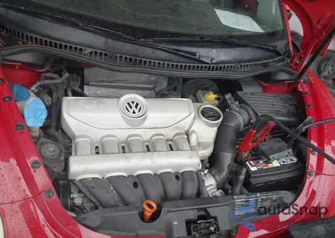 2006 Volkswagen New Beetle 2.5 z USA, uszkodzony, nr VIN 3VWSW31C96M418870